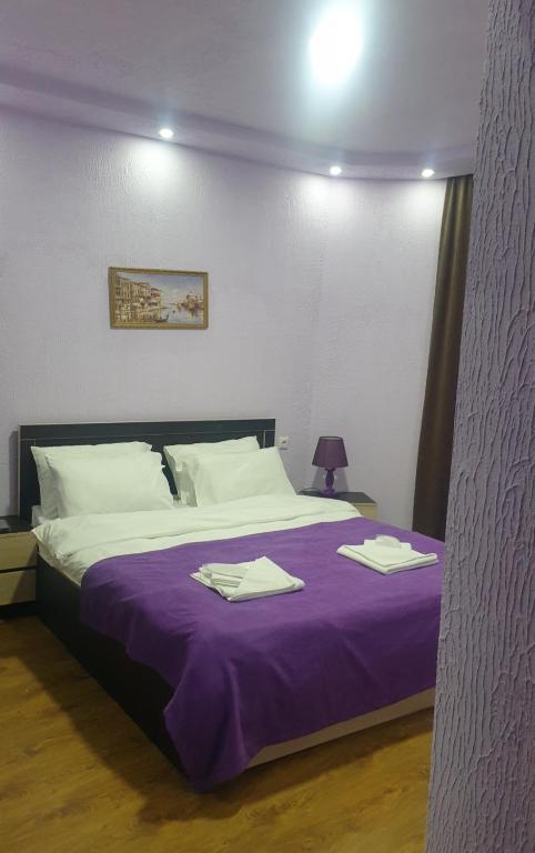 MM Hotel room 6
